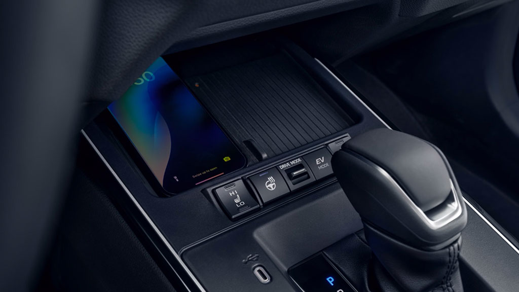 Corolla-Cross-interior-5