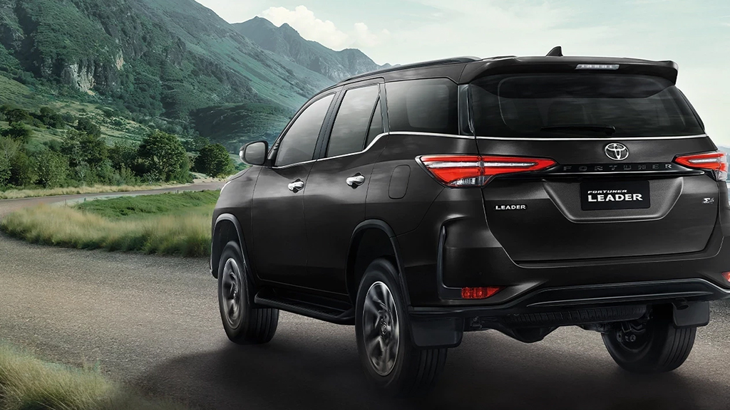 Fortuner-Exterior-11