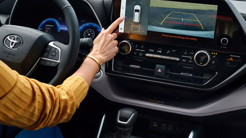 Highlander-Ineterior-01